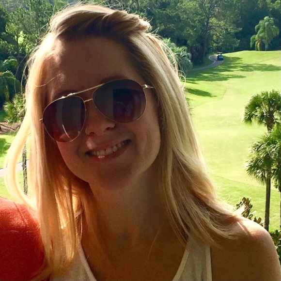 Meet Your Posher - Picture 5 of 7